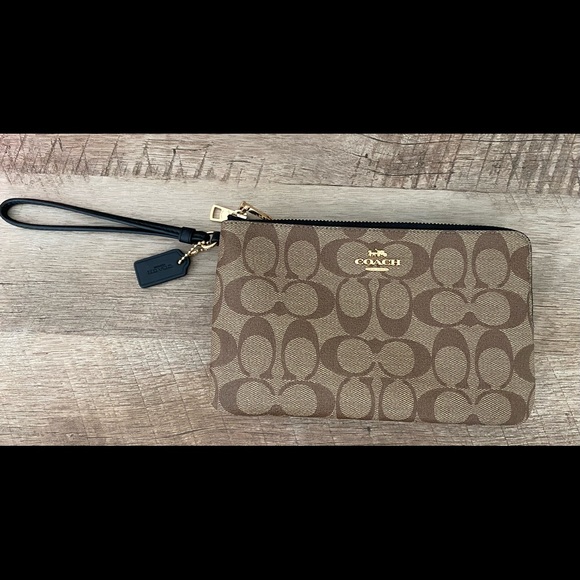 Coach wristlet - Picture 1 of 2